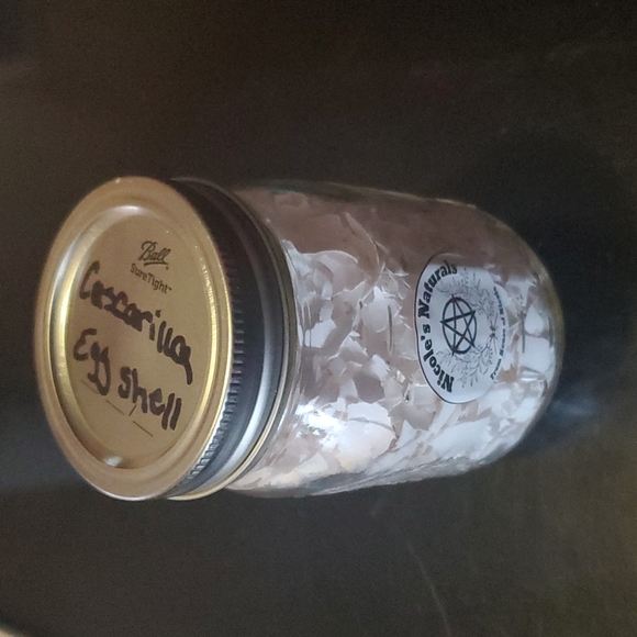 XL Jar of Cascarilla or Egg Shell Powder - Picture 1 of 3